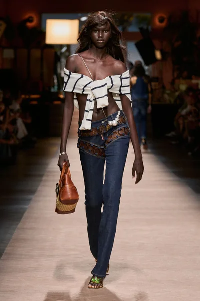 Look 42